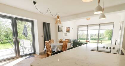 Charming Corradillar Quay Cottage