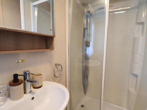 Swift Cabin, Scarborough