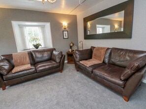 Fireplace - Inglis Nook Cottage Retreat (Lochearnhead)