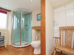 Shower - Tadworthy Tower, Northam (Bideford)