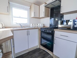 Private kitchen - 236, Towyn - A Cozy Retreat (Abergele)