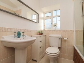 Shower - Cliffe Cottage, Brotton, North Yorkshire (Saltburn-by-the-Sea)