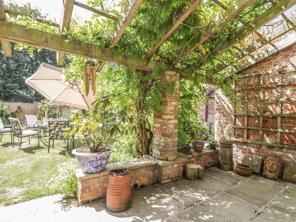 Terrace/patio - Bramhill Barns, Burton Pidsea (Hull)