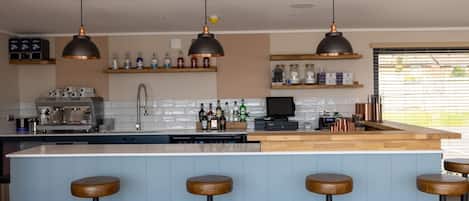 Bar (en la propiedad)