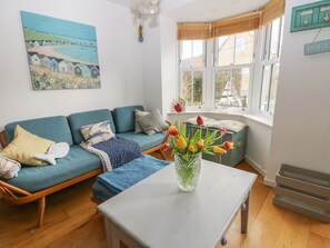 Living area - 2 Linden Terrace, Brading (Sandown)