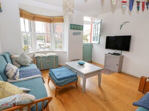 Living area - 2 Linden Terrace, Brading (Sandown)