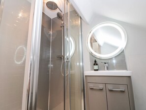 Shower - 41 Chatsworth Gardens, 4 beds. (Scarborough)