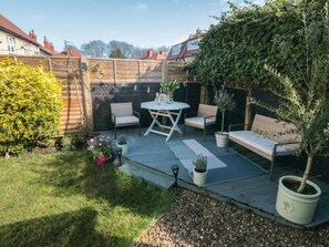 Terrace/patio - 41 Chatsworth Gardens, 4 beds. (Scarborough)