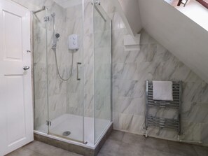 Shower - 2 Evington Road, Leicester (Leicester)