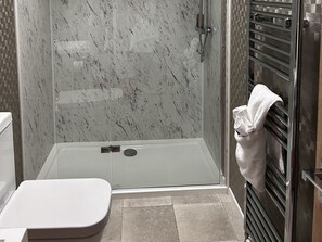 Shower - Hotchkin Lodge, Woodhall Spa (Woodhall Spa)