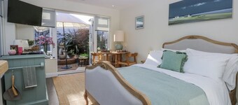 The Summerhouse, Llandudno