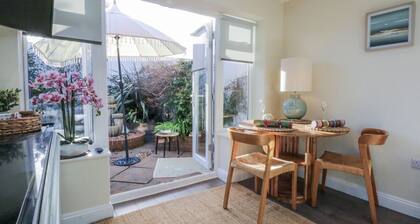 The Summerhouse, Llandudno