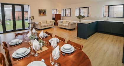 Courtyard View, Ashbourne