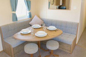 Dining - Marton Mere Holiday Village Retreat - 18682 (Blackpool)