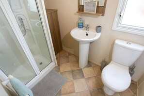 Shower - Marton Mere Holiday Village Retreat - 18682 (Blackpool)