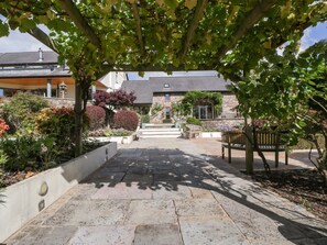 Property grounds - Heathcliffe House, Cardiff (Cardiff)