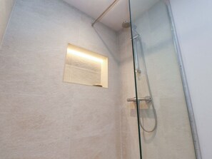Shower - Cobble Cottage, Gisburn (Clitheroe)