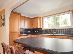 Dishwasher - Garden Cottage, Marybank (Muir of Ord)
