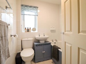 Shower - 2 Horseshoe Road, Chirbury (Montgomery)