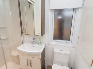 Shower - Chloe's Cabin, Felton (Morpeth)