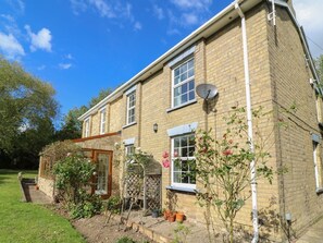 Exterior - Larkspur Cottage, Huttoft (Alford)