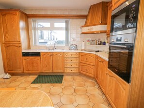 Dishwasher, high chair - Ritas, nr Kilkeel, County Down (Newry)