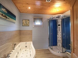 Shower - Pine, Swanage, Dorset AONB, TV (Swanage)