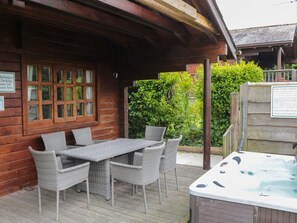Outdoor dining - Pine, Swanage, Dorset AONB, TV (Swanage)