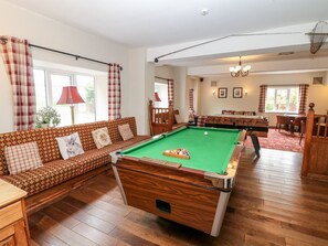Games room - Poacher's Arms, Hope (Hope Valley)