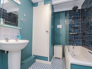 Shower - Charming Shelstone Retreat in Whitby (Whitby)