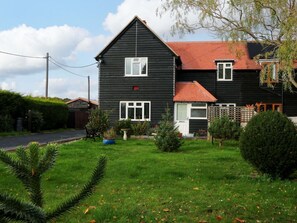 Exterior - 7 Oaks Track, Carshalton (Carshalton)