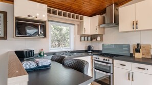 Private kitchen - Willow, Swanage, Dorset, AONB. (Swanage)