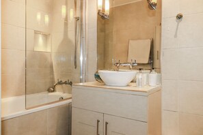 Shower - Cove Retreat, Sennen Cove (Penzance)