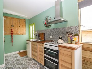 Dishwasher, highchair - Lulu Logs, Congresbury (Bristol)