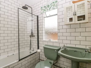Shower - Lulu Logs, Congresbury (Bristol)