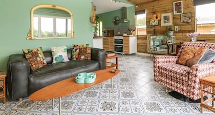 Lulu Logs, Congresbury