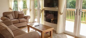 Morgan Lodge, Hewish