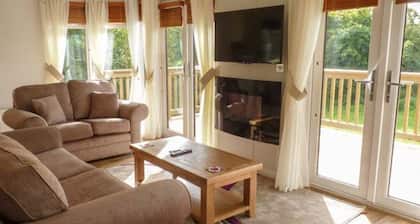 Morgan Lodge, Hewish