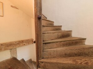 Interior - Catherine Parrs Sewing Room, Bedale (Bedale)