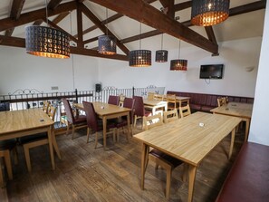 Outdoor dining - Manor House Gold 2 Bedroom (20C), Aspatria (Maryport)