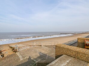 Beach - Charming Sea View in Walcott (Norwich)