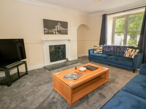 Living area - West Morton House, Thornhill (Thornhill)