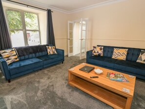 Living area - West Morton House, Thornhill (Thornhill)