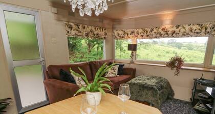 Charming Gwybedog Home in Coed-y-gof