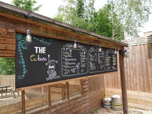 المنطقة المحيطة بالمنشأة