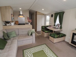 Living area - Homeslea 33 Millennium Gardens, Morpeth (Morpeth)