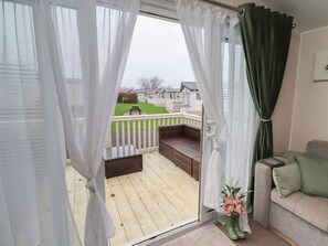 Living area - Homeslea 33 Millennium Gardens, Morpeth (Morpeth)