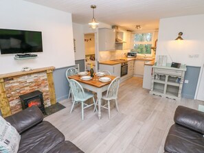 Interior - FREEDOM, open-plan, near Pembrokeshire Coast, Roch (Cuffin)