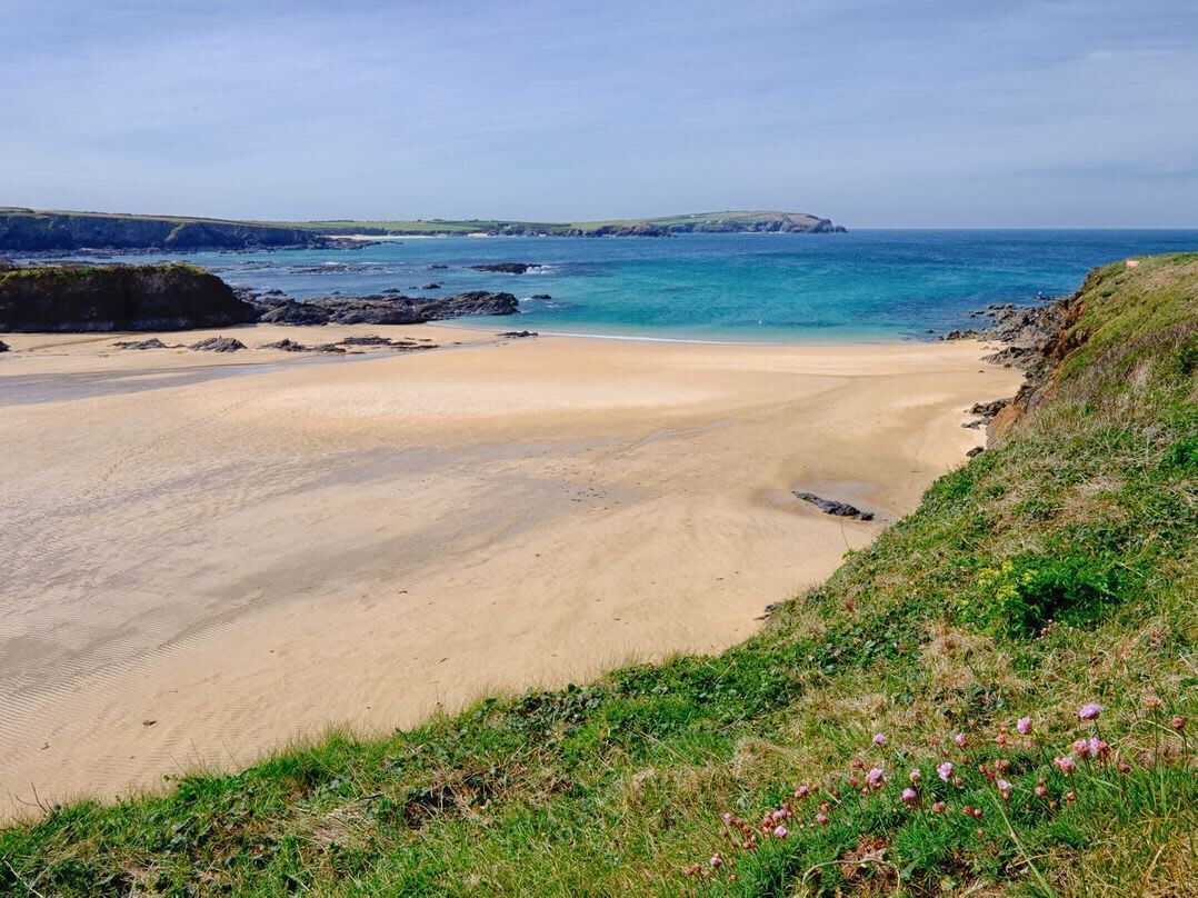 Una playa cerca