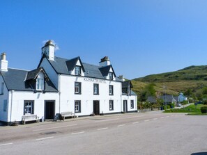 Exterior - Crinan Canal Cottage, Kilmartin (Lochgilphead)